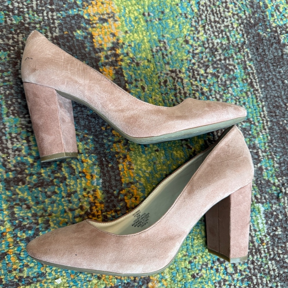Women's Heel - Picture 2 of 6